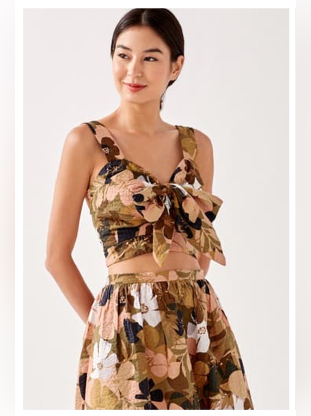 NWOT Love, Bonito Andora Padded Floral Cropped Tie-Front Top, Size US 4